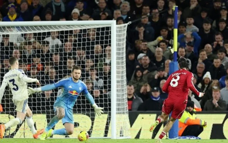 أزمة في الملاعب.. 10 نجوم بالدوري الإنجليزي بلا أندية بعد الميركاتو الشتوي